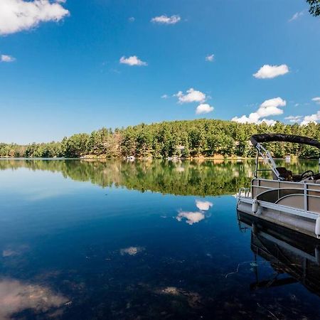 Cabin On Beautiful Arbutus Lake Near Traverse City Eksteriør bilde