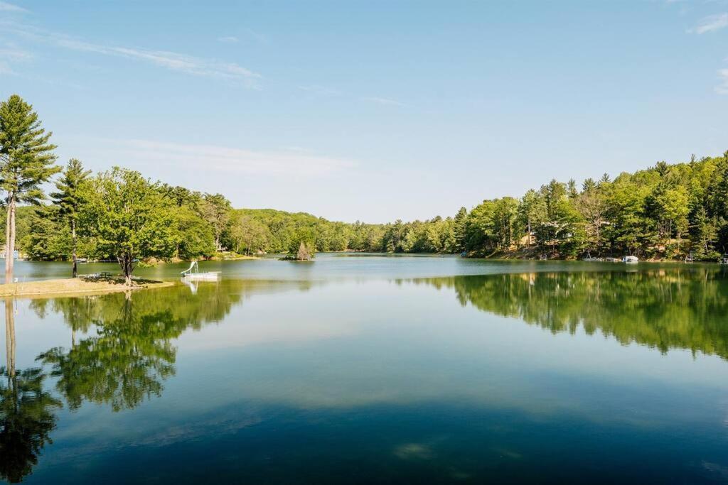 Cabin On Beautiful Arbutus Lake Near Traverse City Eksteriør bilde